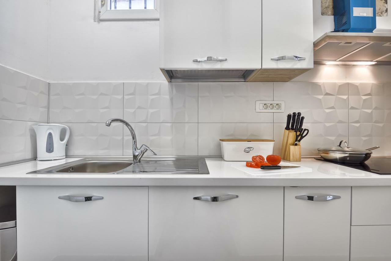 Apartment 20M From Arena Pula Exterior photo
